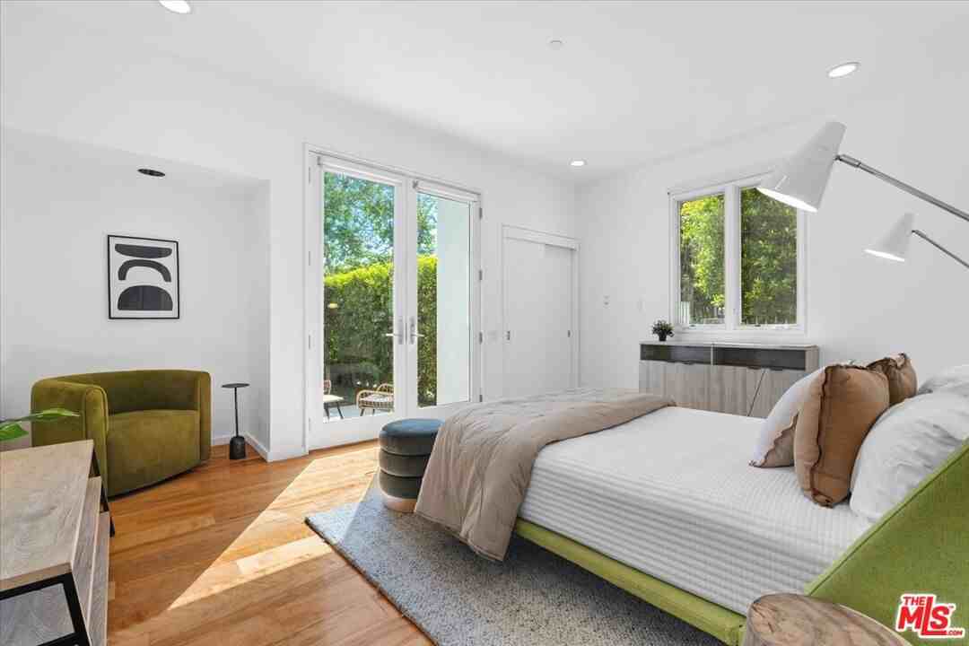 211 S Valley St - Photo 3 of 8