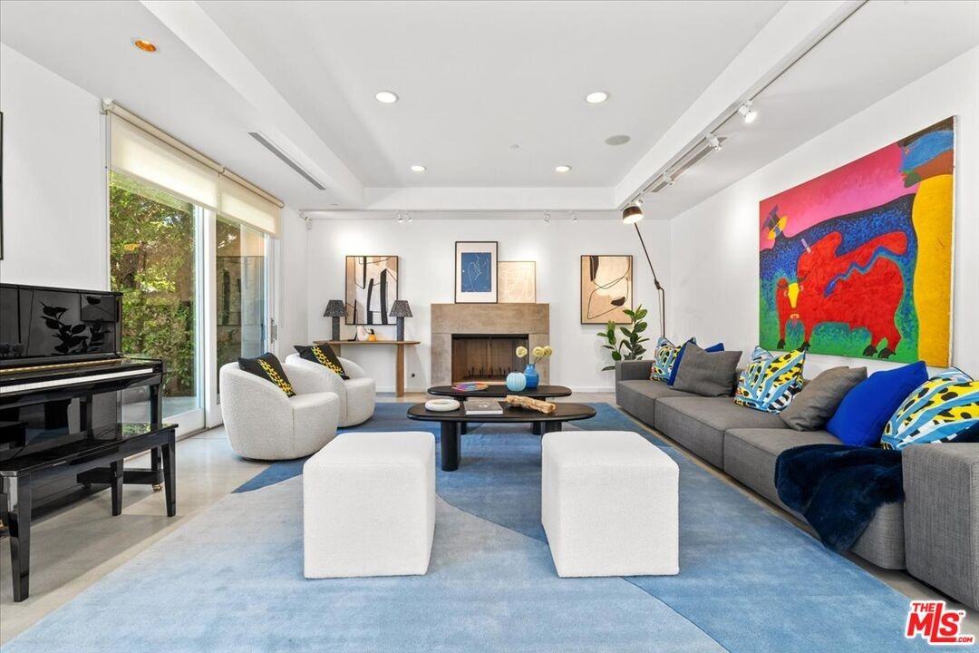 211 S Valley St - Photo 5 of 8