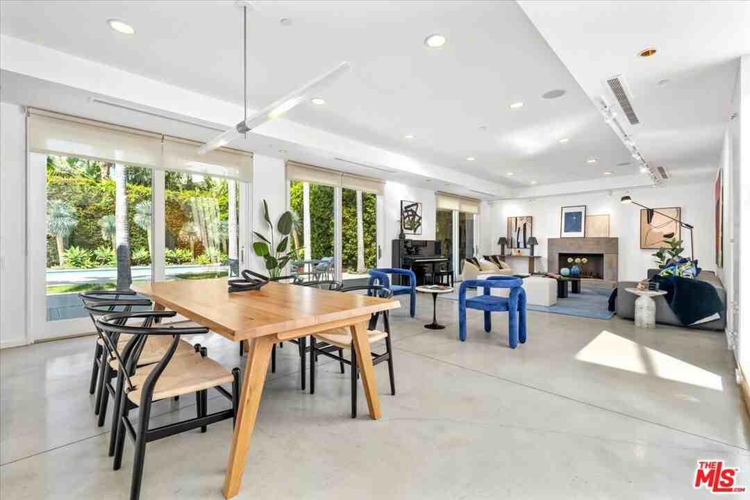 211 S Valley St - Photo 6 of 8