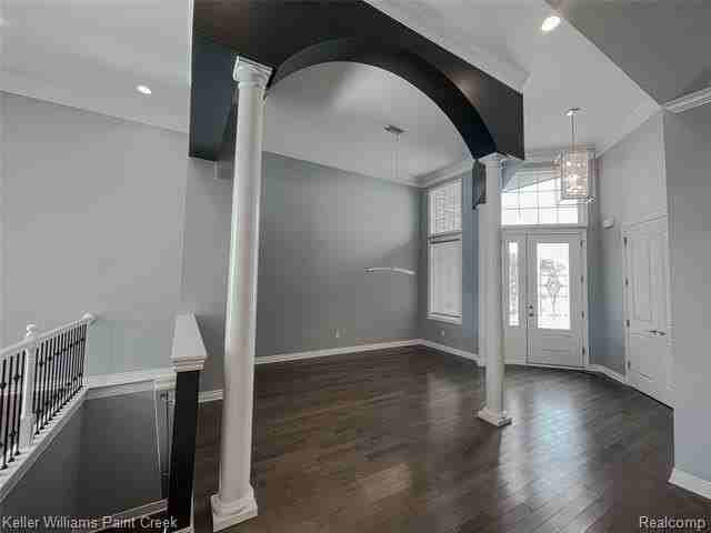 5612 Knob Hill Cir - Photo 3 of 44