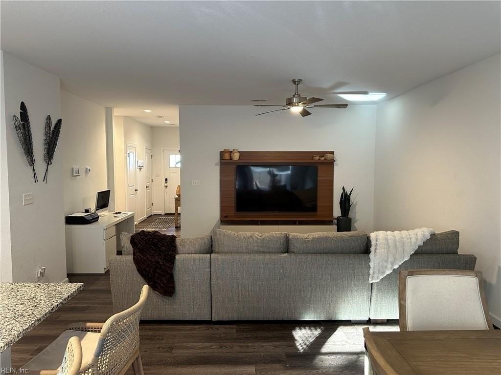 2414 Fieldsway Dr - Photo 3 of 13