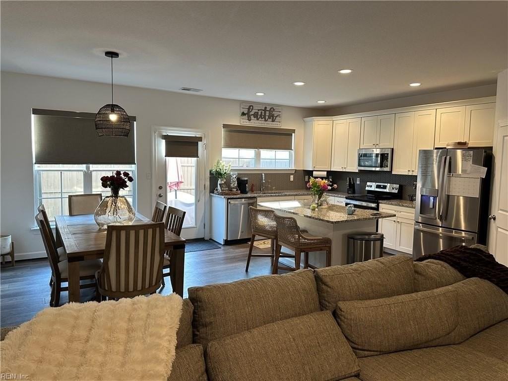 2414 Fieldsway Dr - Photo 4 of 13