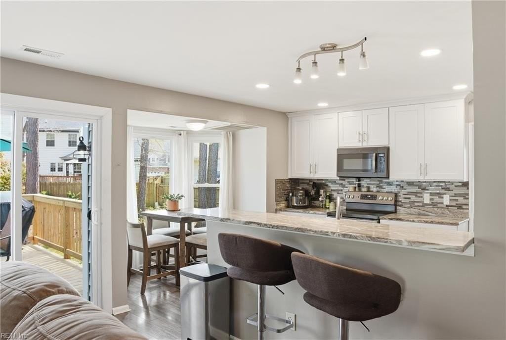 405 Dahoon Ct - Photo 4 of 40