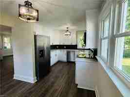 featured image of 2331 Azalea Ave