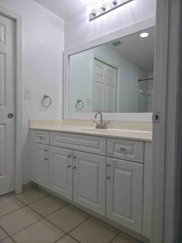2805 Veronia Dr #204 - Photo 4 of 32