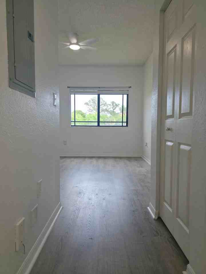 2805 Veronia Dr #204 - Photo 6 of 32