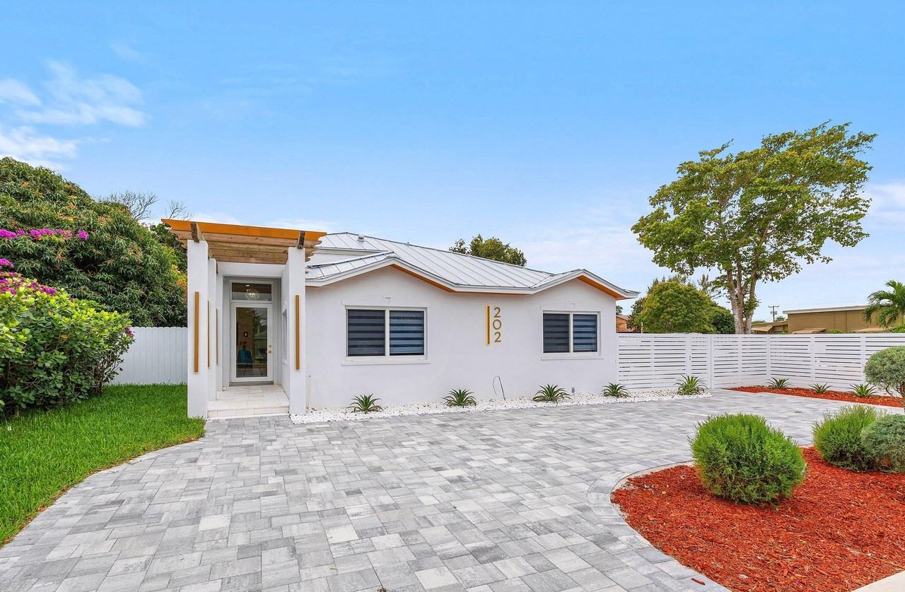 202 Se 4th St - Photo 4 of 21