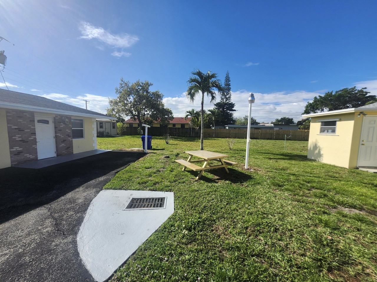 511 N 60th Way - Photo 4 of 14