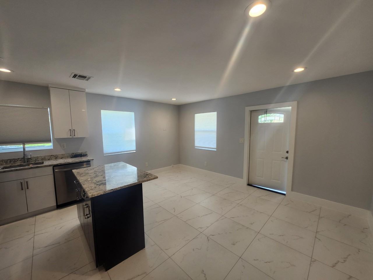 511 N 60th Way - Photo 7 of 14