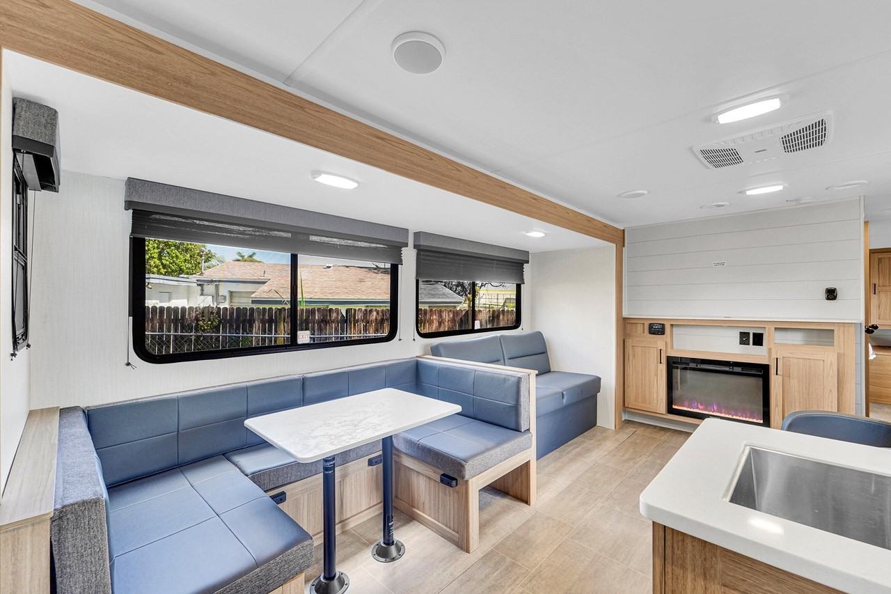 3631 Nw 4th St Unit 2 - Photo 6 of 25