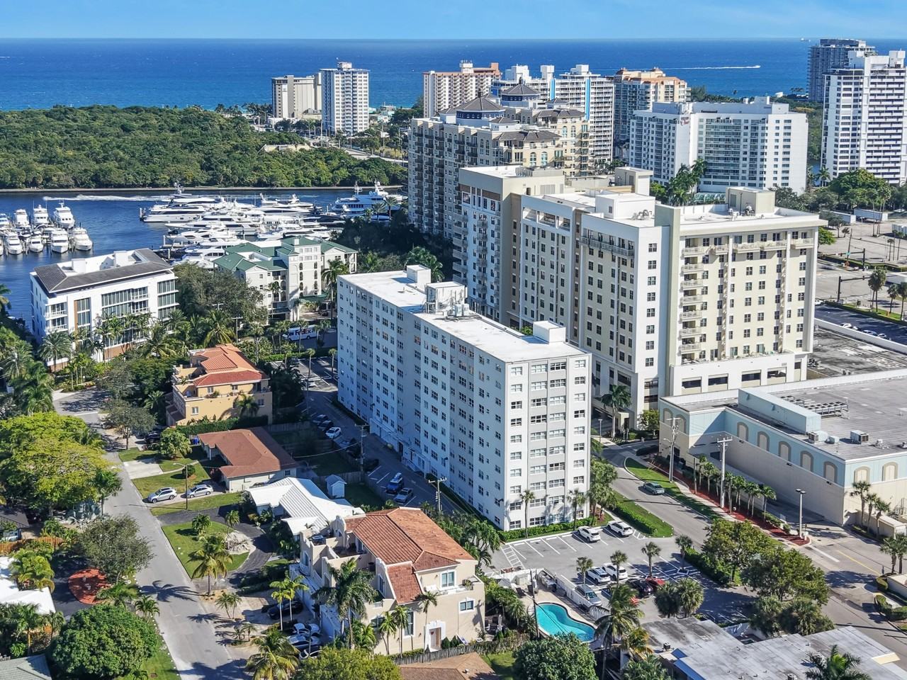 2555 Ne 11th St #804