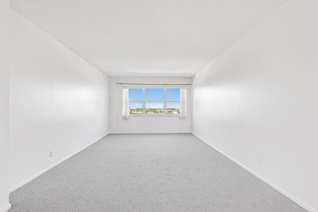 2555 Ne 11th St #804 - Photo 4 of 20