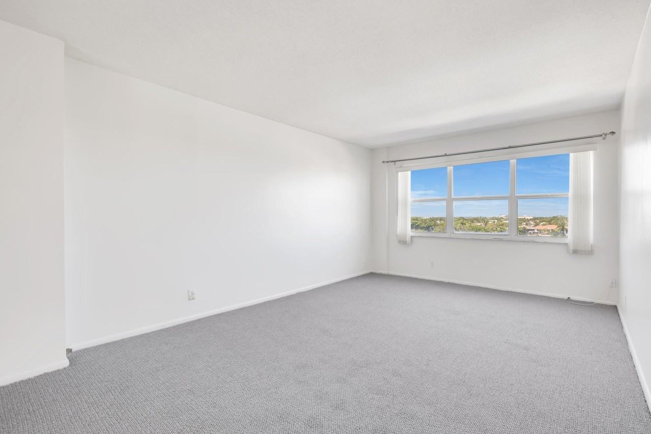 2555 Ne 11th St #804 - Photo 6 of 20