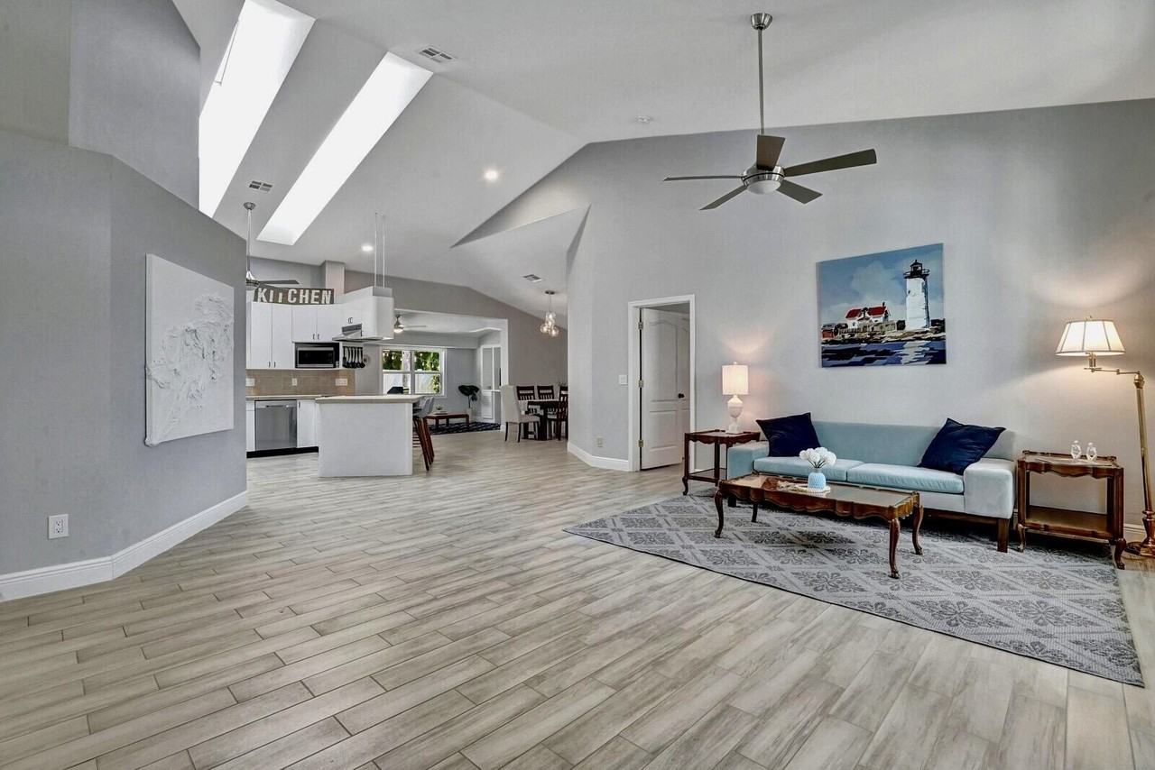 1212 Mulberry Pl - Photo 3 of 21