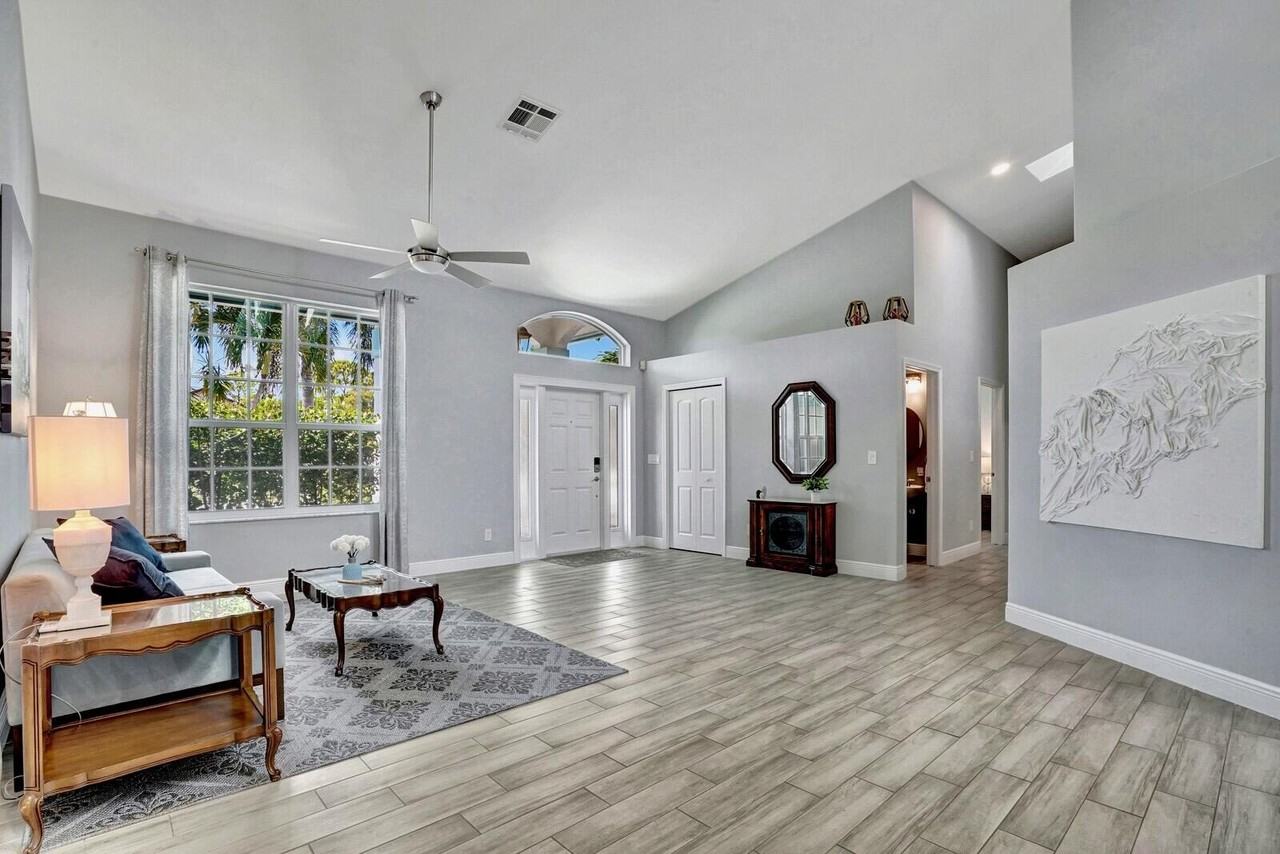 1212 Mulberry Pl - Photo 4 of 21