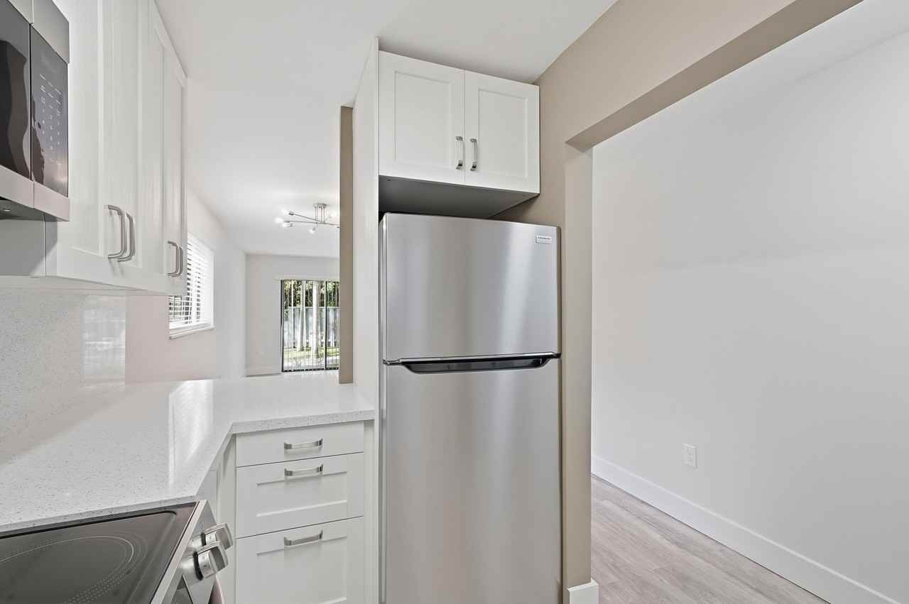 2514 Taylor St Apt 3 - Photo 4 of 23