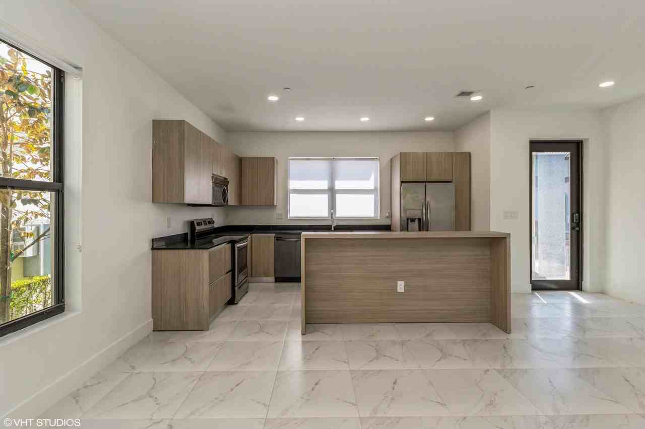 6151 Sw 36th Ct Unit 25 - Photo 7 of 38