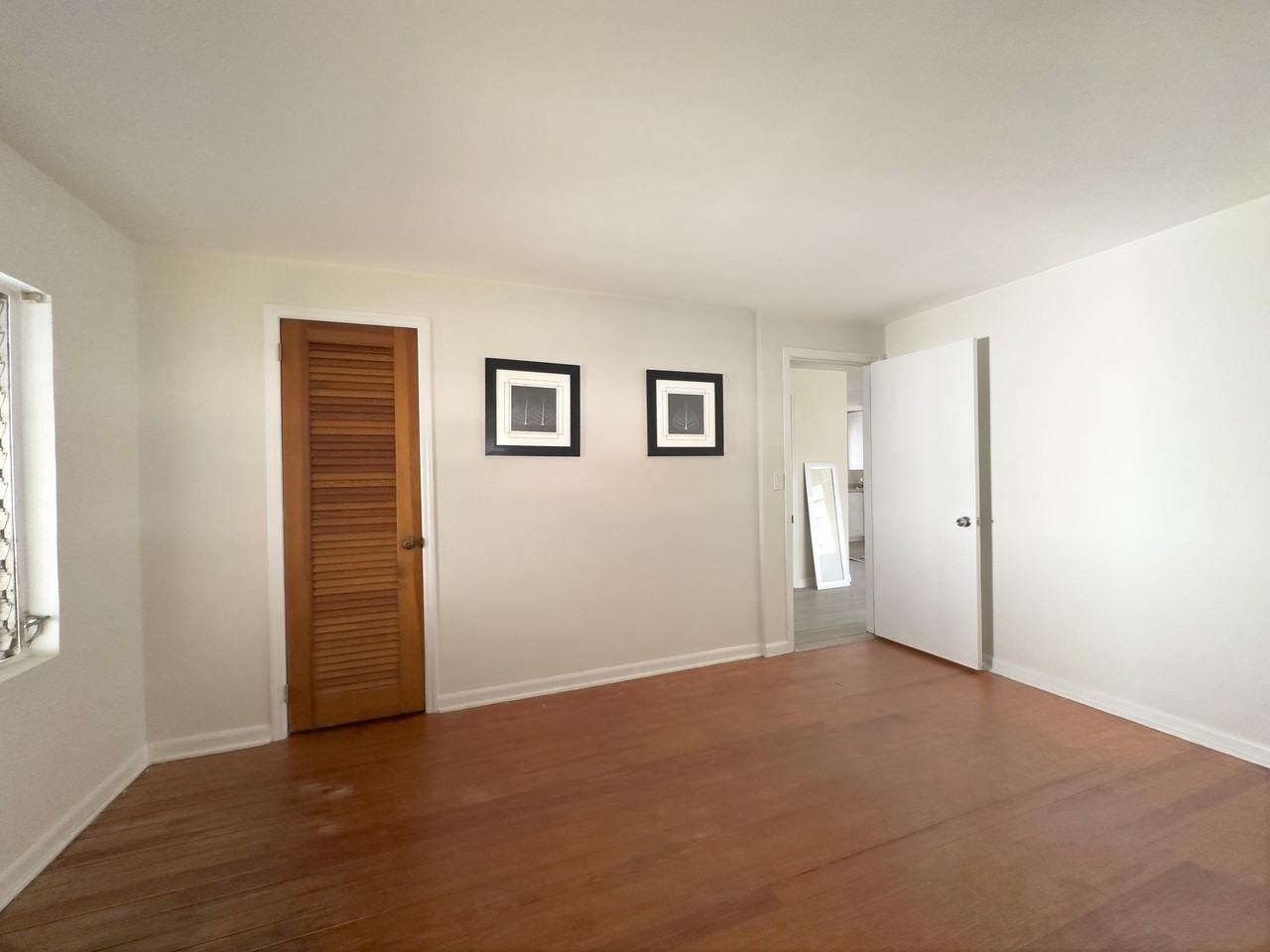 422 N Broadway - Photo 7 of 16