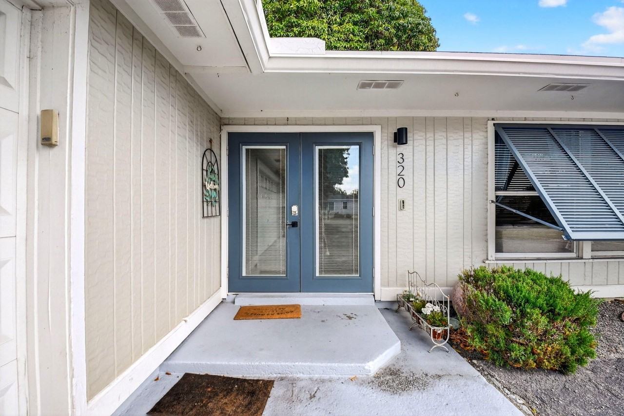 320 Riverdale Rd - Photo 4 of 44