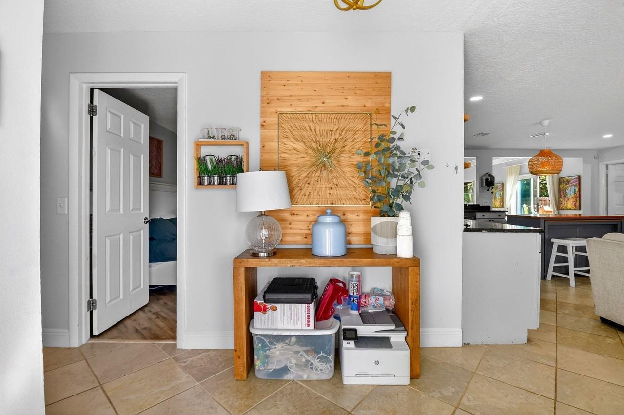 320 Riverdale Rd - Photo 7 of 44