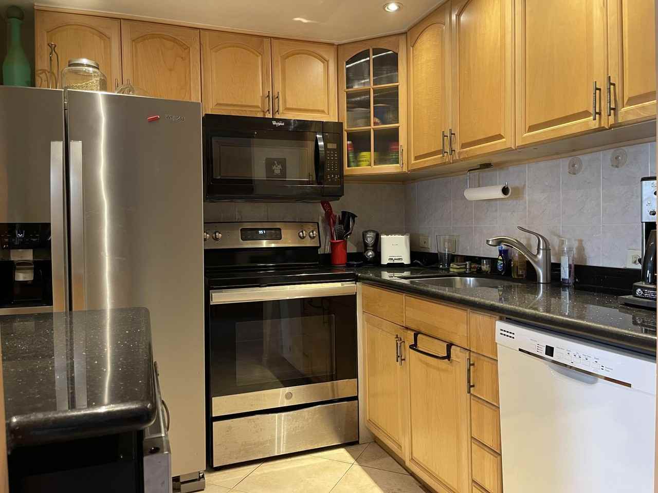 27 Mansfield A - Photo 7 of 48