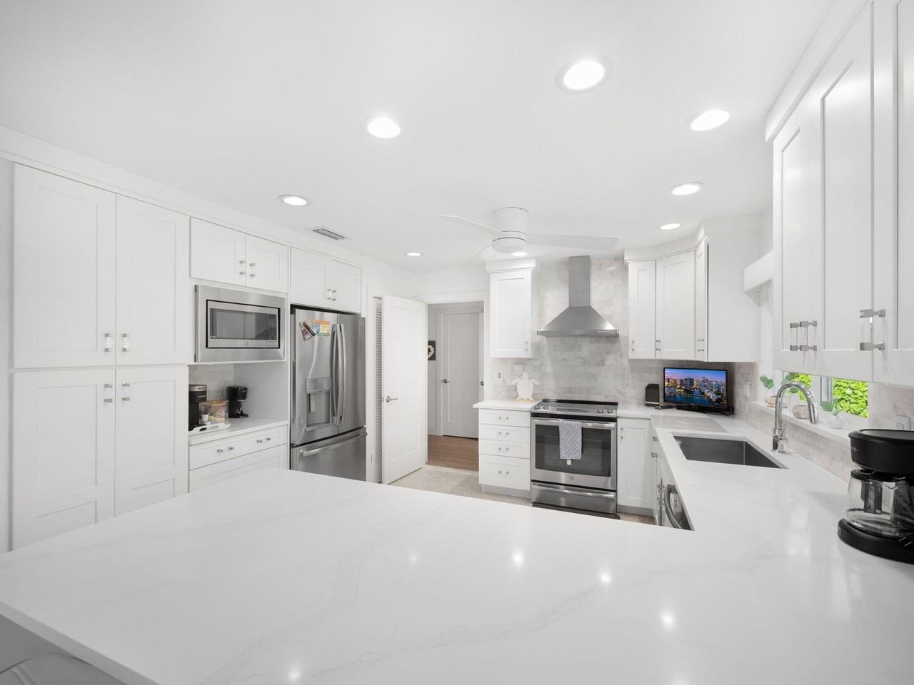 471 Mars Way - Photo 7 of 29