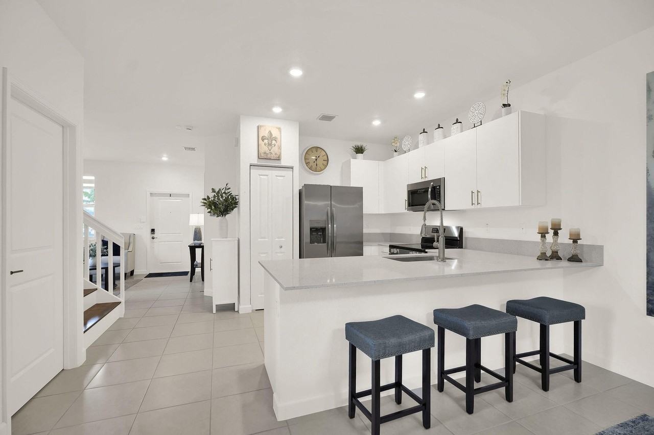 11881 Nw 46th St - Photo 7 of 47