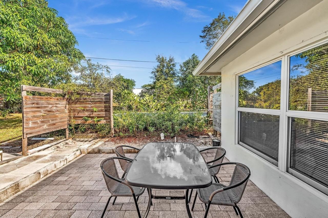 3998 Nw 5th Ave - Photo 3 of 28