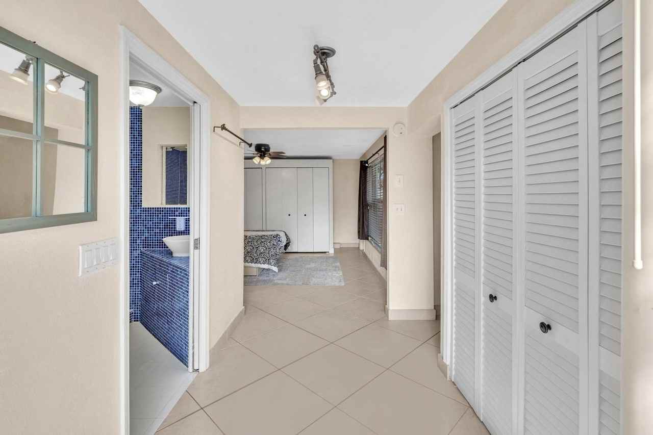 3998 Nw 5th Ave - Photo 6 of 28