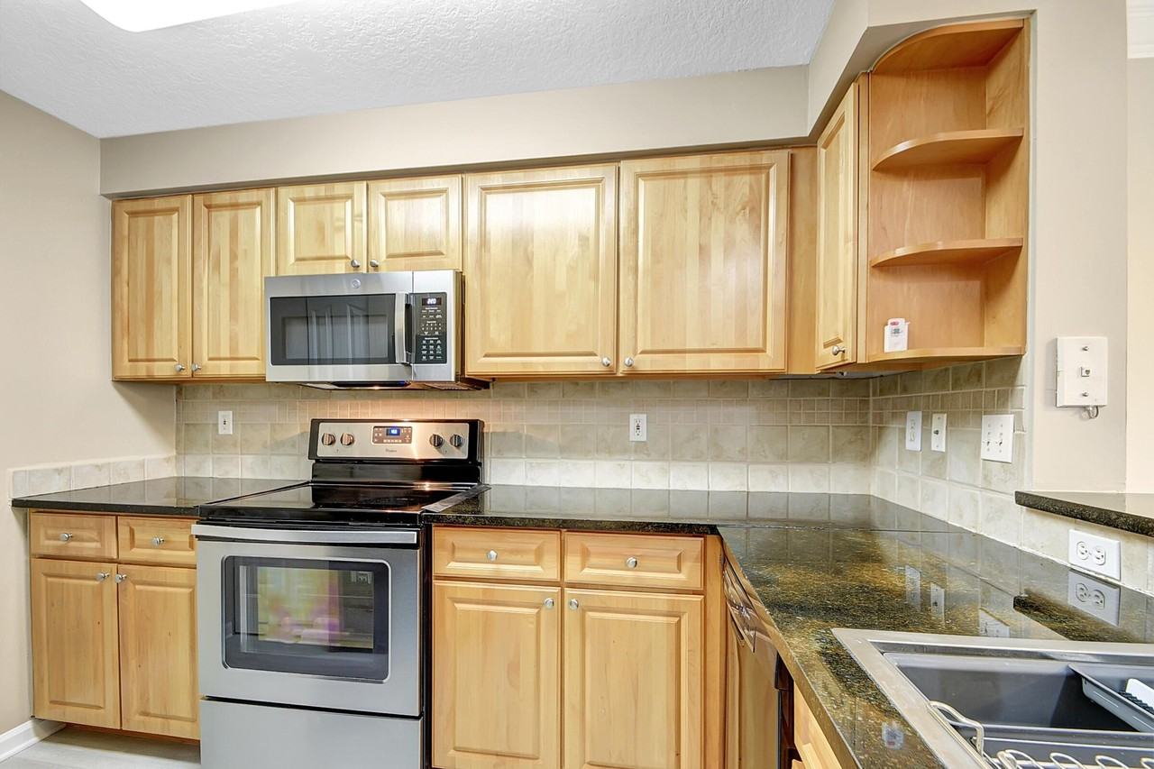 2030 Alta Meadows Ln Apt 1208 - Photo 6 of 34