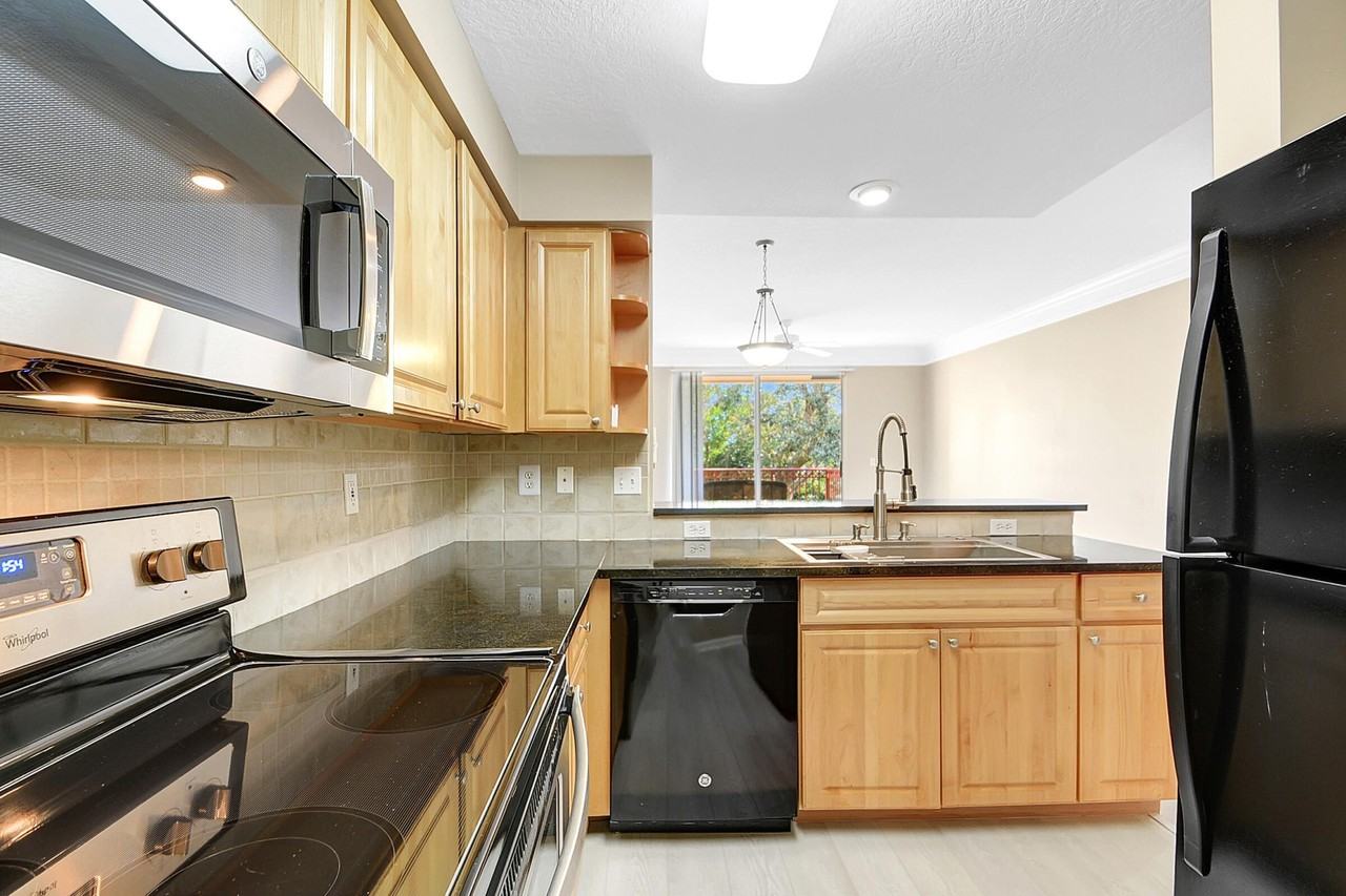 2030 Alta Meadows Ln Apt 1208 - Photo 7 of 34