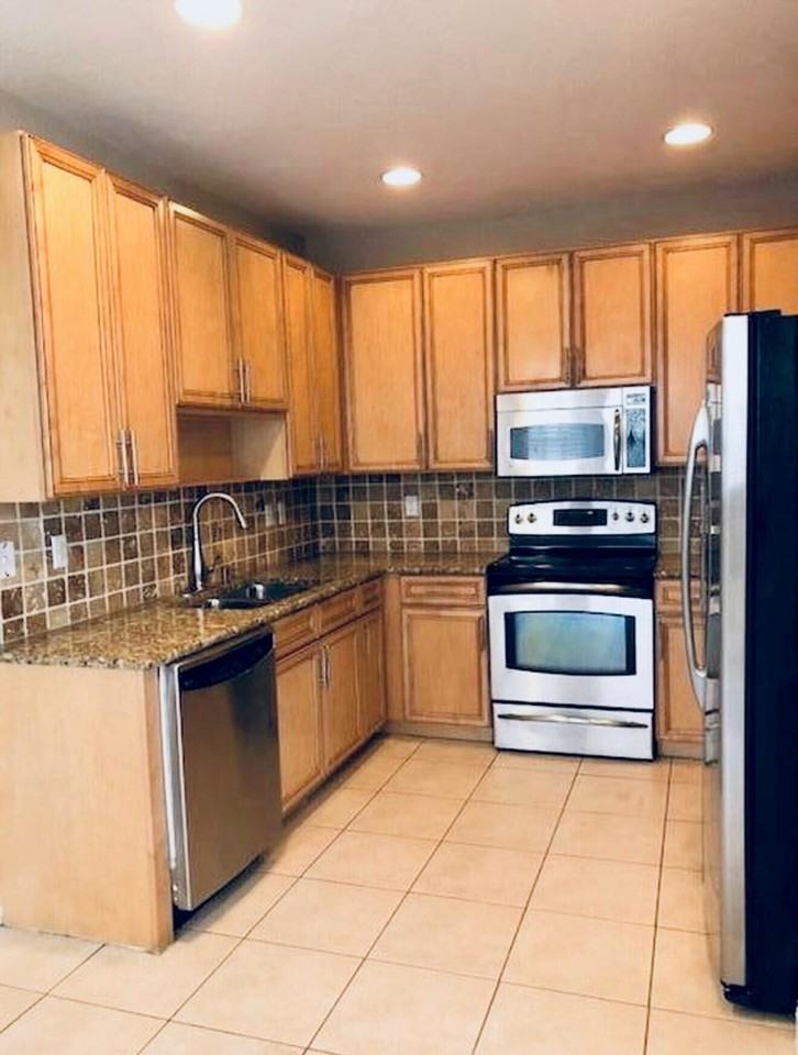 9715 Darlington Pl Unit 9715 - Photo 3 of 8