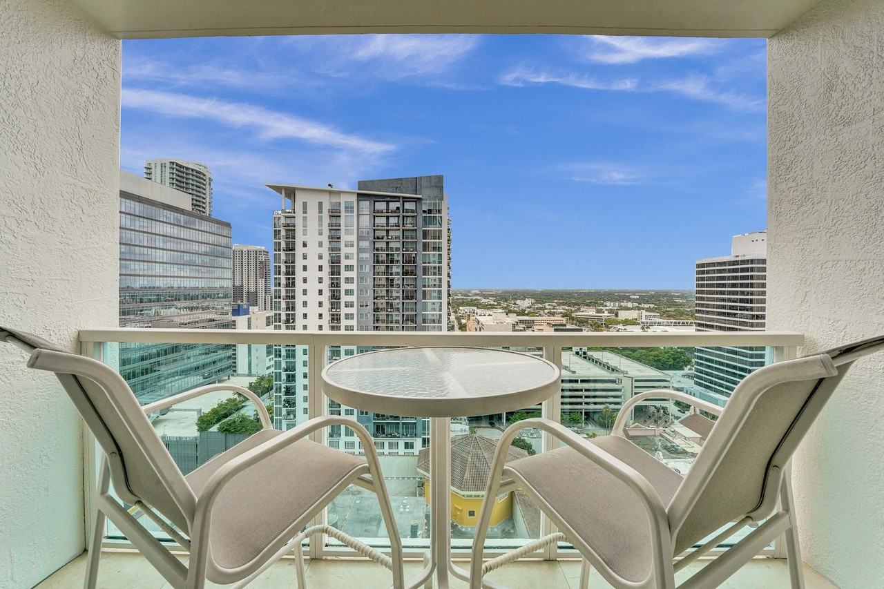 350 Se 2nd St Apt 2480 - Photo 2 of 25