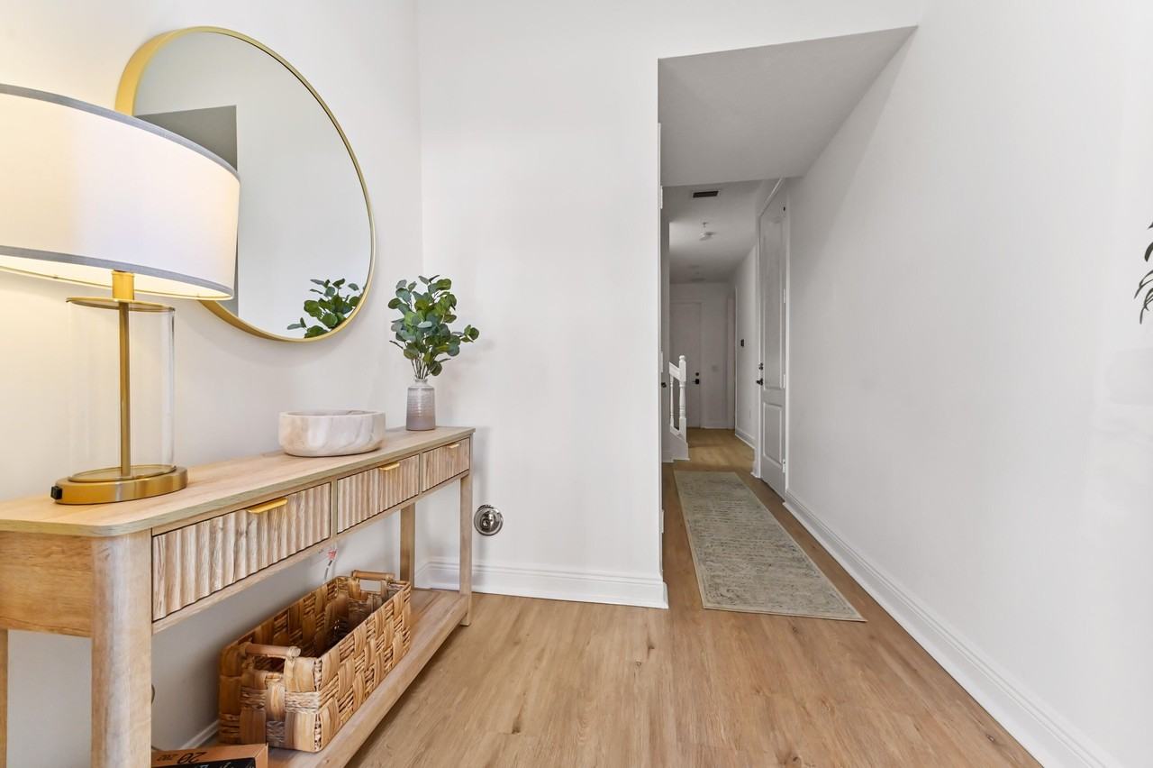 642 Nw 38th Cir - Photo 3 of 37