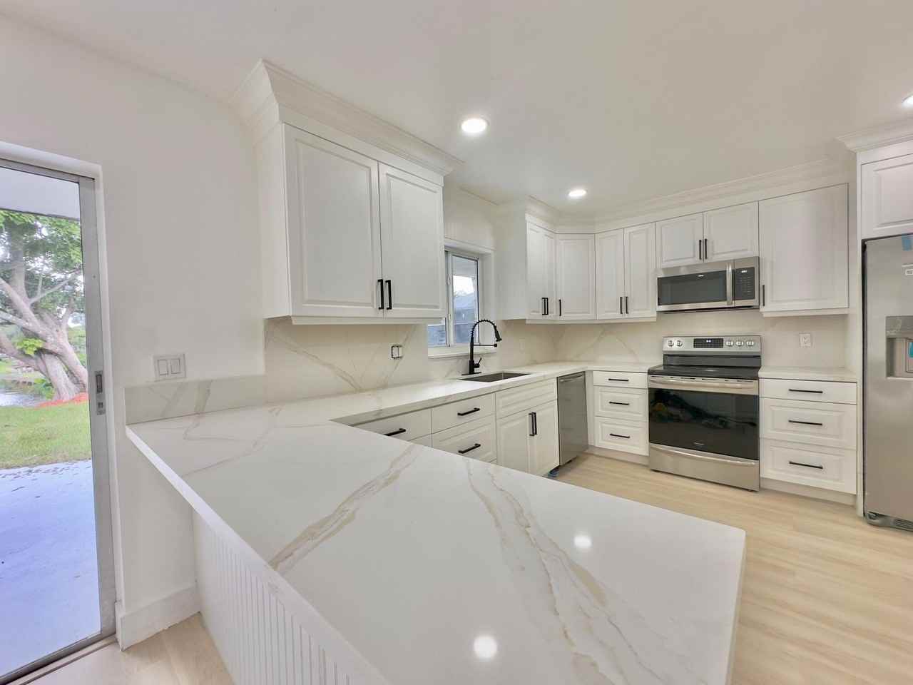 6811 Nw 32nd Ave - Photo 3 of 15