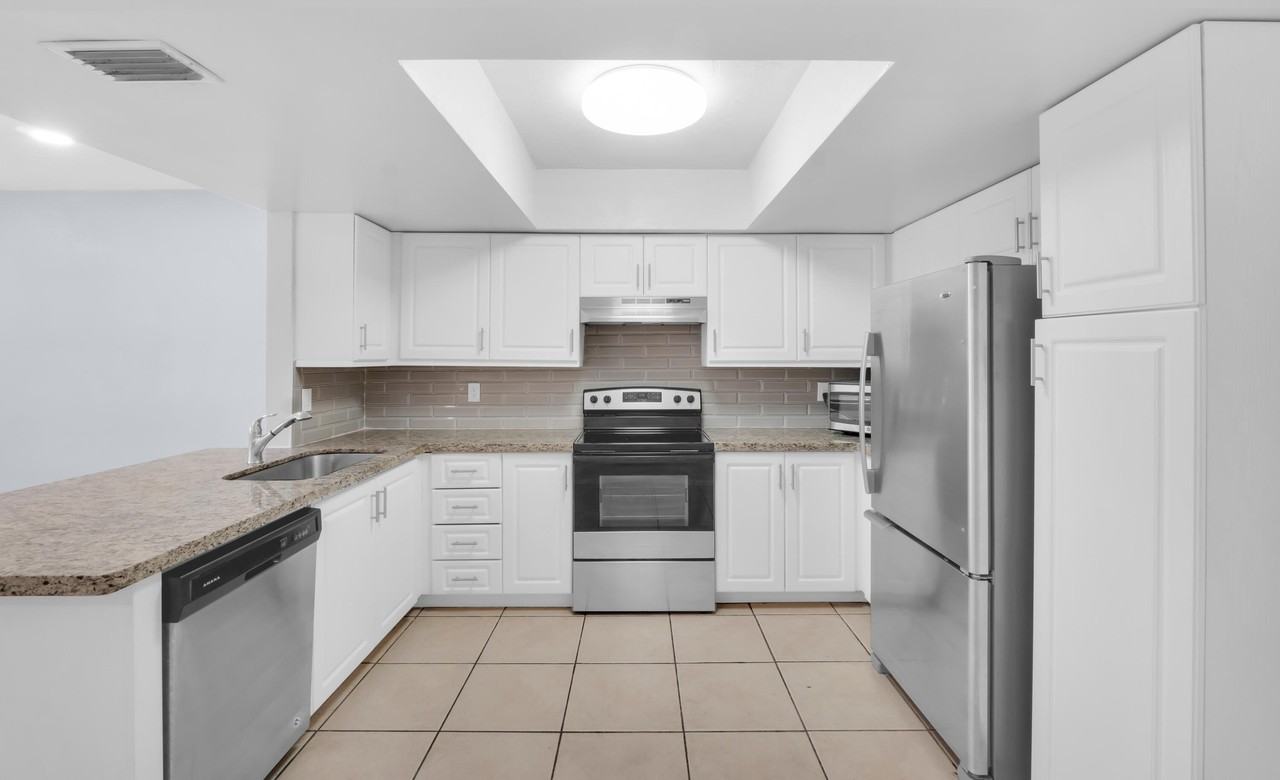 7106 Nw 80th Ave - Photo 7 of 17