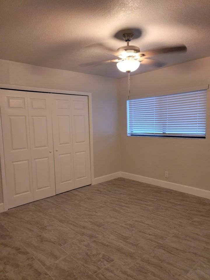 1320 Sw 34th Ave Unit 1 - Photo 5 of 6