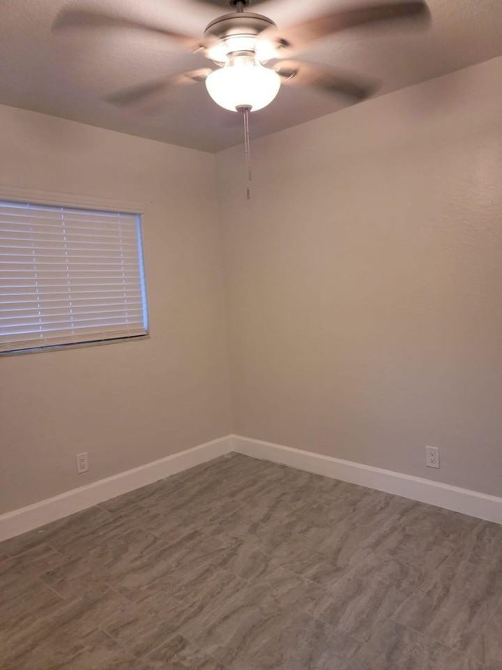 1320 Sw 34th Ave Unit 1 - Photo 6 of 6