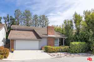 featured image of 10227 Autumn Leaf Cir