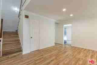 10227 Autumn Leaf Cir - Photo 4 of 8