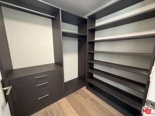 505 S Barrington Ave #106 - Photo 7 of 8