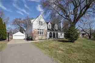 2721 29th Ave Ne - Photo 1 of 1