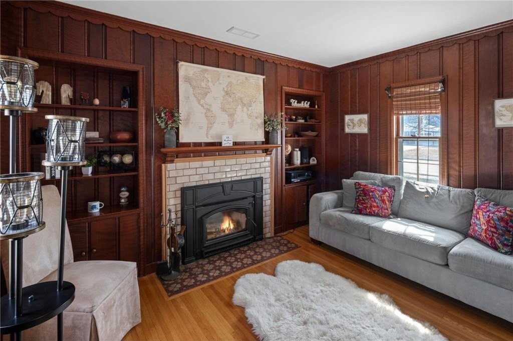 2721 29th Ave Ne - Photo 7 of 40