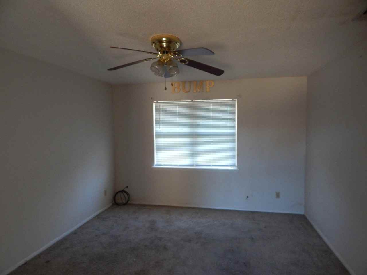 822 Stonewall Dr - Photo 3 of 8