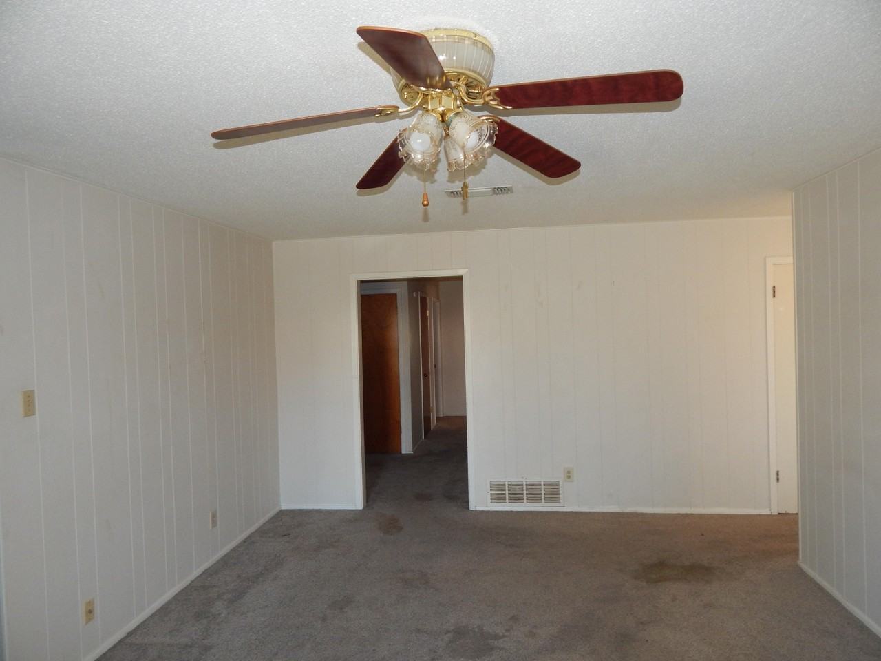 822 Stonewall Dr - Photo 4 of 8