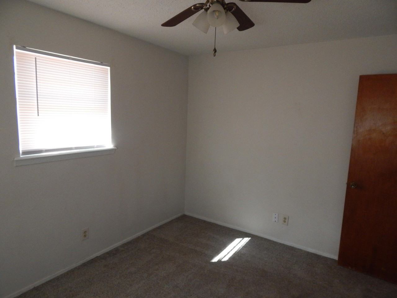 822 Stonewall Dr - Photo 6 of 8