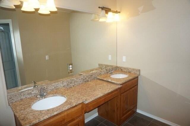 3921 Caroline Ln - Photo 6 of 12