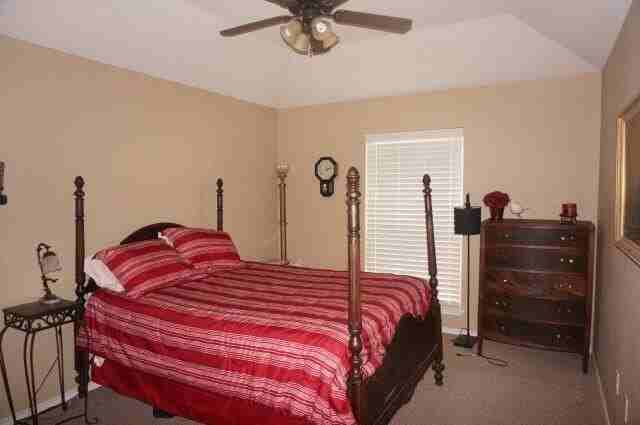 3921 Caroline Ln - Photo 7 of 12