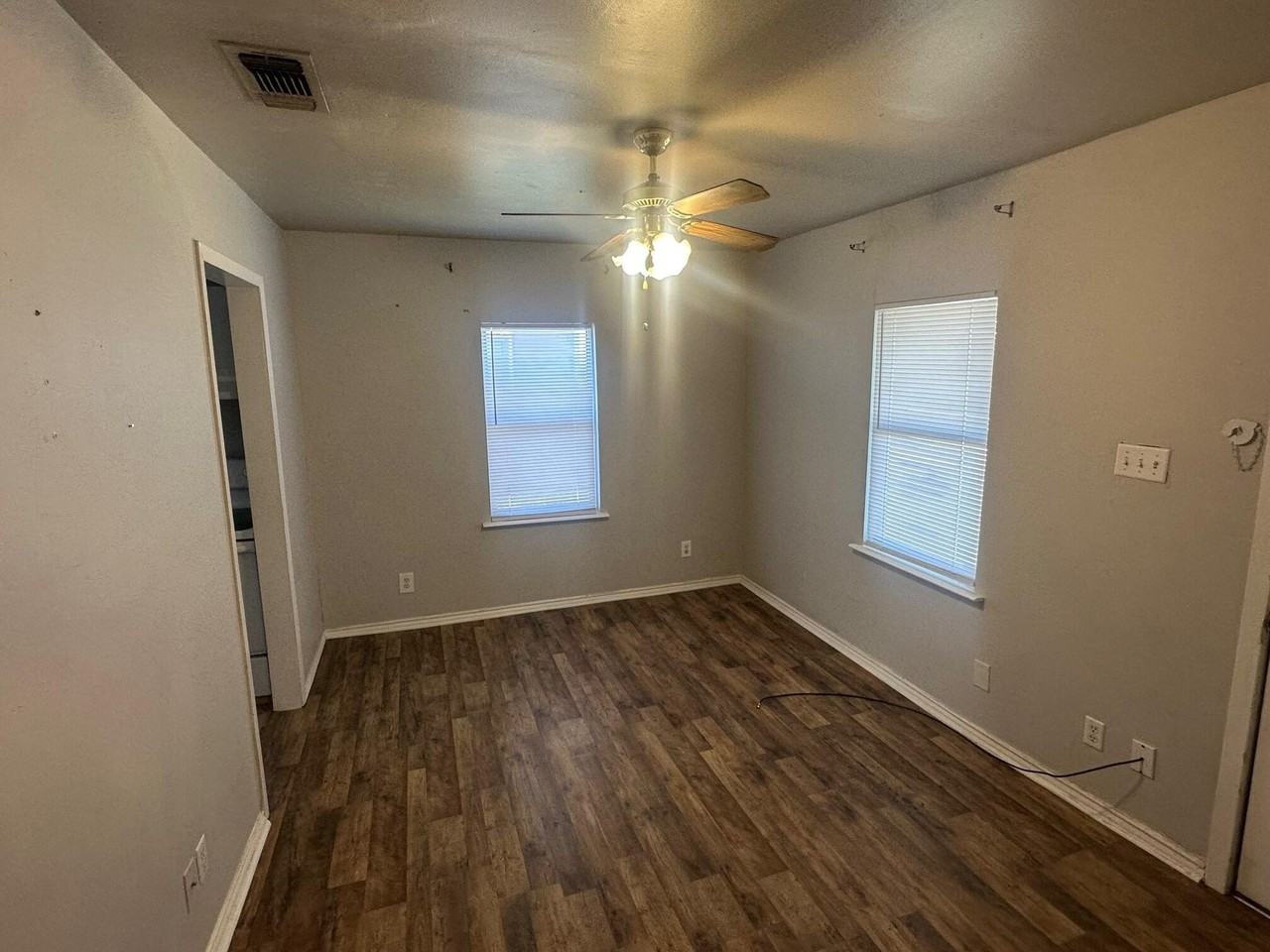 2729 Houston St - Photo 2 of 9