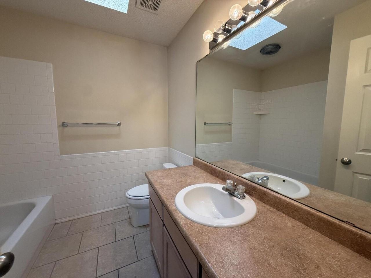 4245 Green Meadow Dr - Photo 4 of 15